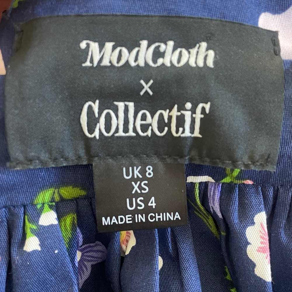 ModCloth x Collectif Spring Skirt Sz 4 Navy Easter Bunnies Butterflies Mushrooms - Picture 7 of 8